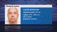 Vrah ze Záběhlic je stále na útěku. Policie varuje veřejnost
