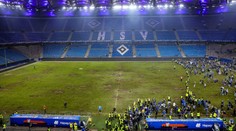 Smutný pohled na známý stadion. Fanoušci ho při oslavách poničili