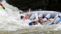 Ve Francii se převrhly rafty s českými turisty. Dva z nich zemřeli