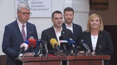 Budoucí koalice není stabilní. Rukavice půjdou asi brzy dolů, myslí si politolog