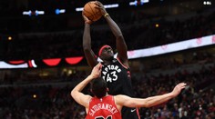 Satoranský čelil obhájcům trofeje. Chicago s Torontem ale prohrálo