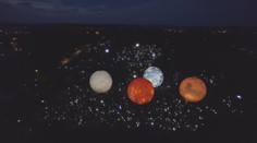 Planety rozsvítily Kraví horu. Hvězdnou oblohu zobrazuje Astrosféra