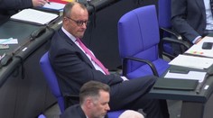 Němci se rozhodují, koho zvolit. Favoritem na kancléře je Merz