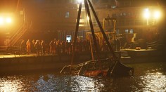 Řidič nezastavil ženě na zastávce, začala ho bít. Zemřelo 13 lidí