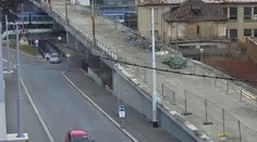 Řidiči si zkracují cestu podchodem, chodci nemají kam uhnout