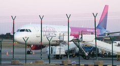 VIDEO: Dramatické přistání v Praze. Airbus zavadil o ranvej, zádí drhl o dráhu
