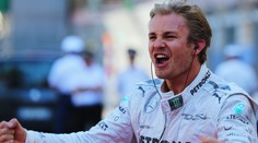 Rosberg kraloval v Monaku, suverénně vyhrál závod plný bouraček