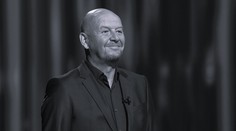 Herec David Suchařípa neunesl smrt kamaráda. Po smrti Pavla Nečase se stáhl