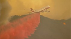 Pomůže v Kalifornii boeing? Hoří na 1150 kilometrech čtverečních!