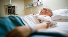 Kvůli výzvě od kamarádů spolkl petardy. 11letý chlapec skončil v nemocnici