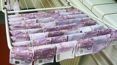 Mladíci vylovili z Dunaje 100 tisíc eur. Sušili je téměř všude!