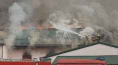 Požár v Krucemburku. Prostory nábytkářské firmy zachvátily plameny