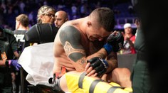 To je smůla! UFC zápasník se zranil 15 vteřin po začátku utkání. Čeká ho pauza