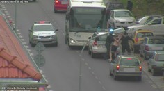 Pobodání přímo na ulici ve Znojmě! Agresivní muž vytáhl nůž na chodce