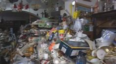 Starožitníci mají napilno. Lidé řeší finanční problémy prodejem cenností