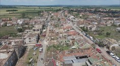Výzkum zhodnotil úklid škod po tornádu. Pomohly peníze, dobrovolníci překáželi