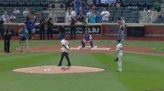 VIDEO: Netrefil by ani stodolu! Americký rapper se ztrapnil na baseballu