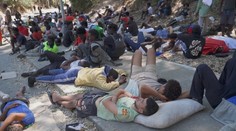 Ceuta se pomalu vzpamatovává. Tisíce migrantů ale stále zůstávají