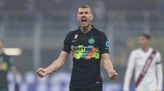 Inter Milán nadále vévodí Serii A. Zvítězil posedmé v řadě