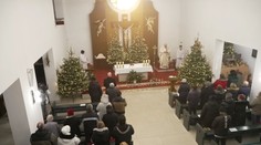 Rok od tragédie v Mostě. Příčina požáru se stále vyšetřuje