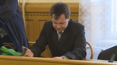 Chlípný policista měl znásilnit vězeňkyni. Prý ji vzal jen kouřit