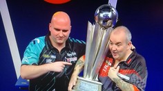 Šipkařský svět má nového krále! Cross ve finále udolal Taylora