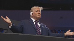 Vance pronesl svůj první proslov. Chválil Trumpa a odkazoval na svůj původ