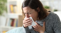 Žena (22) si myslela, že má jen kašel. Lékaři jí diagnostikovali smrtelnou nemoc