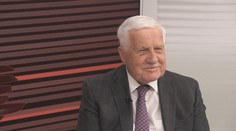 Ministr Macinka udělil exprezidentovi Klausovi vyznamenání za diplomacii
