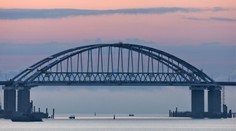 Putin otevřel most mezi Ruskem a Krymem, který Rusové anektovali