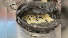 Tohle byste jíst nechtěli! Dětem ve školce servírovali jídlo v pytlech na odpadky