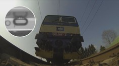 Muž ve vlaku zatáhl za záchrannou brzdu a zmizel! Policie ho nenašla