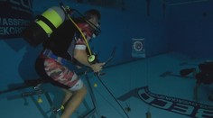 Šílený rekord pokořen. Cyklisté šlapali na rotopedu pod vodou 24 hodin vkuse