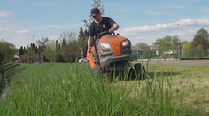 Povinné ručení pro zahradní traktůrky i elektrokoloběžky. Vláda chystá nový zákon