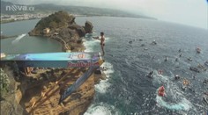 VIDEO: Démonické skoky do vody! Adrenalin stříká proudem