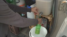 Vinaři letos sklidili úrodu dřív. Někde už vyprodali první várku burčáku