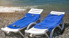 Další destinace začala tvrdě trestat ručníky na lehátkách. Hrozí tučná pokuta