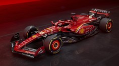 Ferrari představilo nové vozy pro příští sezónu. Zůstává u starého zavěšení kol