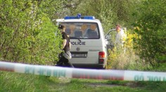 Miminko u Štětí někdo zabil! Do pole ho pohodil v igelitce
