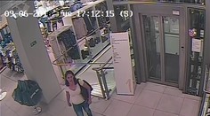 Pomozte najít zrůdy. Podívejte se, jak rafinovaně okradly muže!