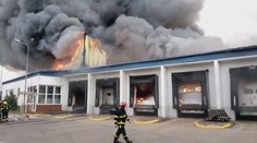 Požár haly v Praze napáchal obří spoušť, škoda je přes 100 milionů!