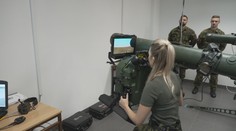 Mladá moderátorka zasáhla ve vzduchu nepřátelský objekt. Počítač si vedl líp, smála se