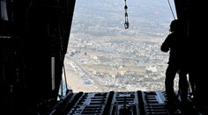 Američané shodili do Gazy tisíce jídel z letadel a doufají v brzké příměří