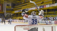 VIDEO: Nevídaný kousek! Brankář Plzně dal v přípravě gól