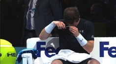 VIDEO: Neuvěřitelný Murray. Proč si během zápasu stříhal vlasy?