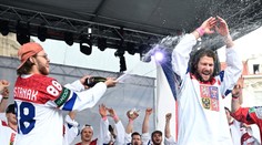 GALERIE: Litry piva i tančící partnerky. Takhle se pařilo na Staromáku