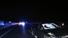 Řidič po nehodě přebíhal dálnici! Srazilo ho auto, na místě zemřel