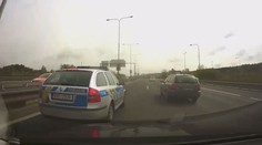 Vybržďovala mě policie, stěžoval si řidič. Expert to vidí jinak! VIDEO