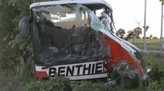 Autobus plný dětí se v Německu srazil se sanitkou, 46 zraněných!