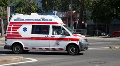 Drsné urážky v sanitce. Nemocné Češce slovenští záchranáři měli sprostě nadávat